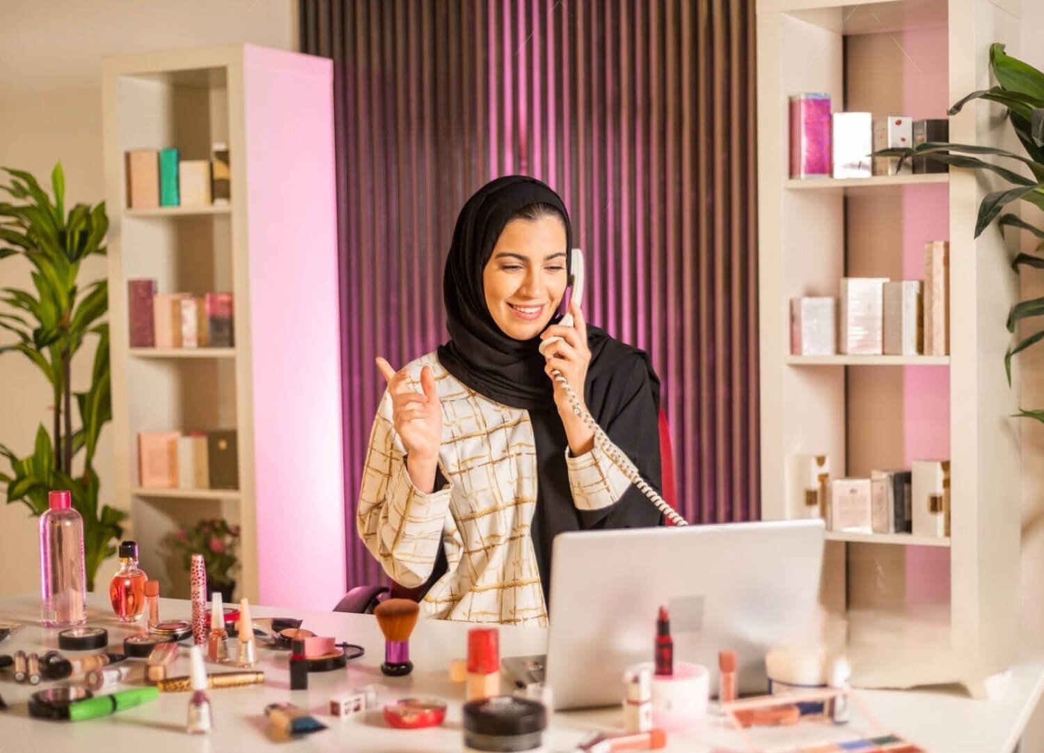 محل مستحضرات جميل